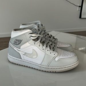 Air Jordan 1 mid swoosh logo grey camo